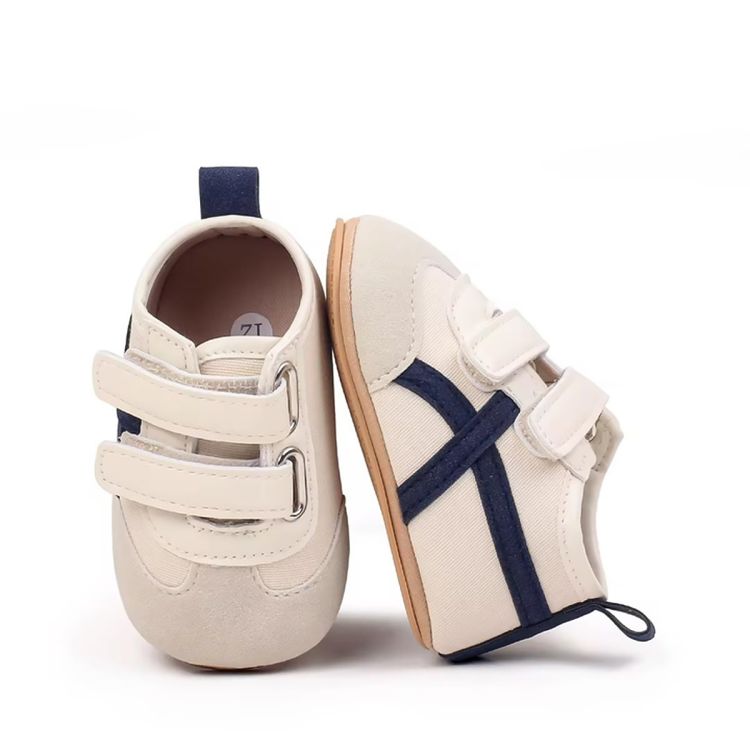 Stylish and comfortable unisex trainers, size 11 cm, at Glotelho