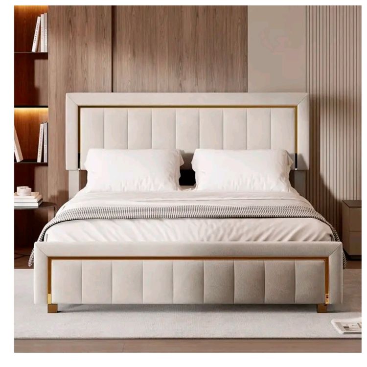 Lit Complet Capitonné en Velours + matelas orthopédique + 2 Oreillers, beige, prix Cameroun. 