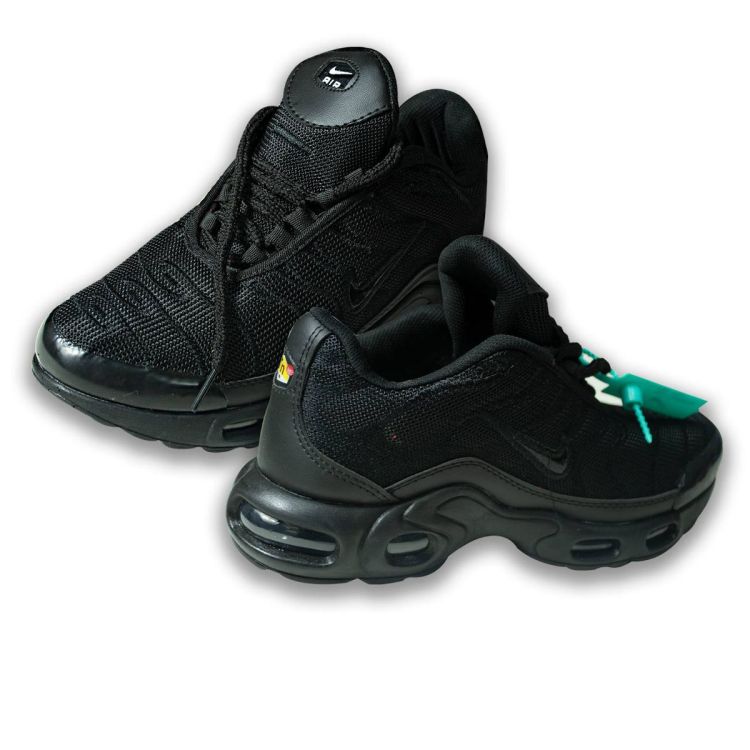 Children's trainers - Cameroon price